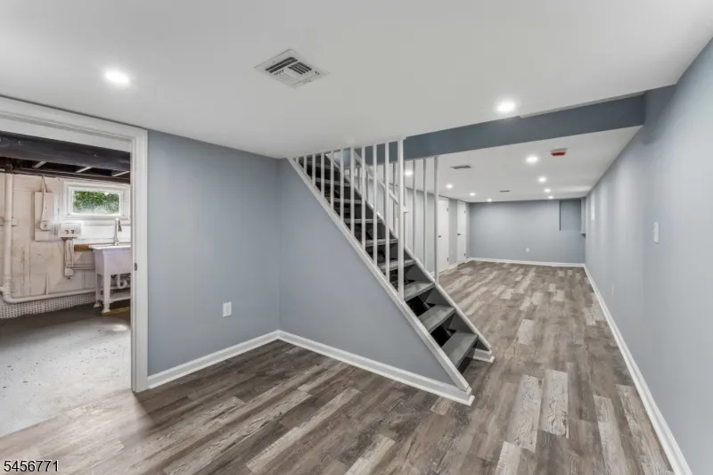 510 Harrison Pl Linden City, NJ 07036
