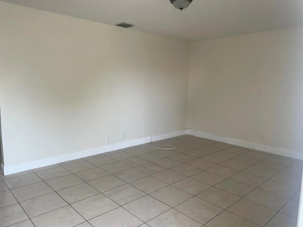 2830 Avenue S #D1 Riviera Beach, FL 33404