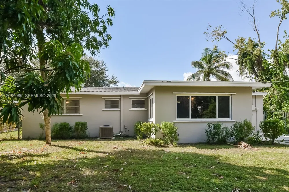 3141 SW 17th St Fort Lauderdale, FL 33312
