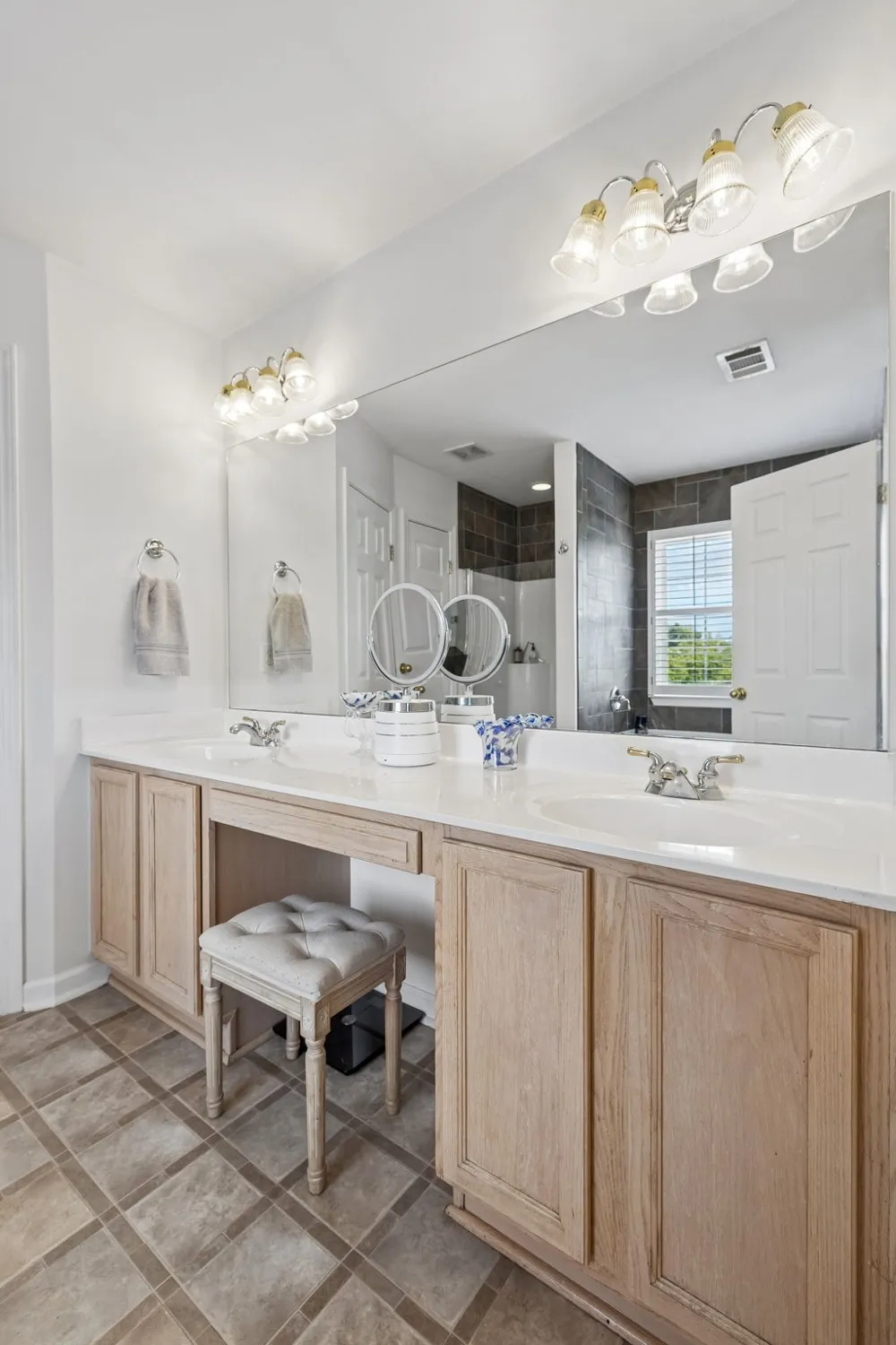 1713 Kendall Cove Ln Mount Juliet, TN 37122