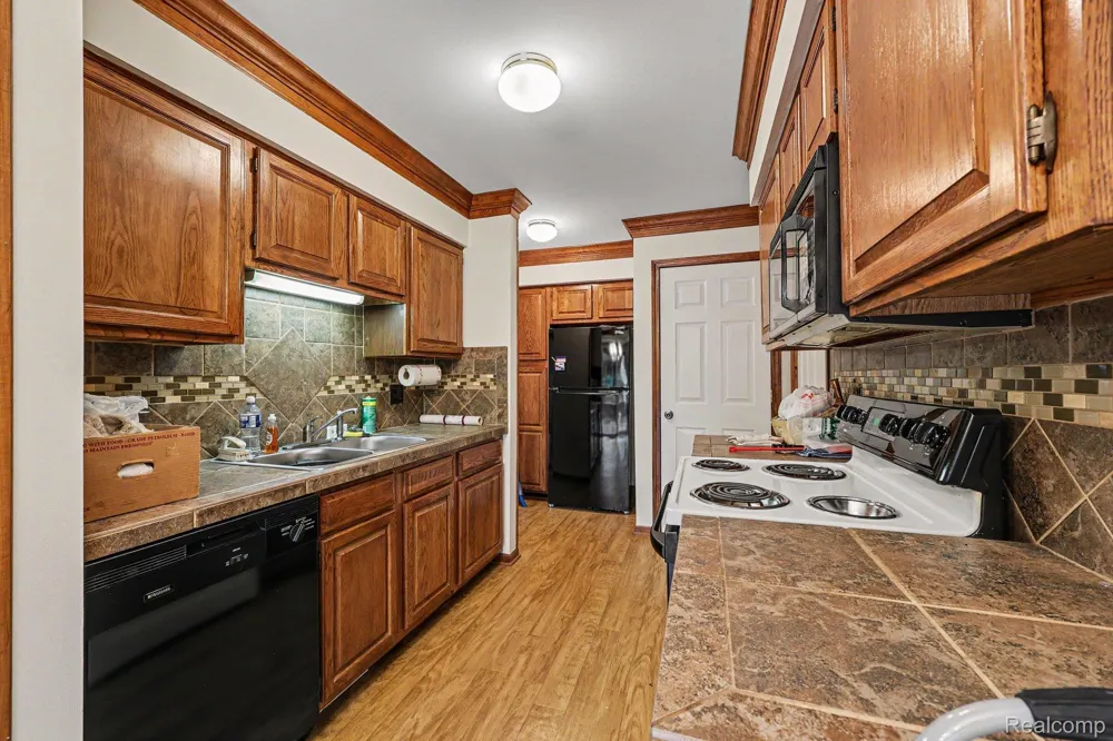 36831 Lakeview Richmond City, MI 48062