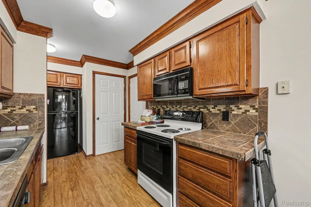36831 Lakeview Richmond City, MI 48062