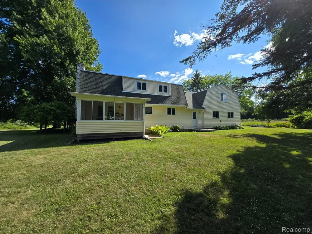 5282 McIntyre Road Clyde Township, MI 48049