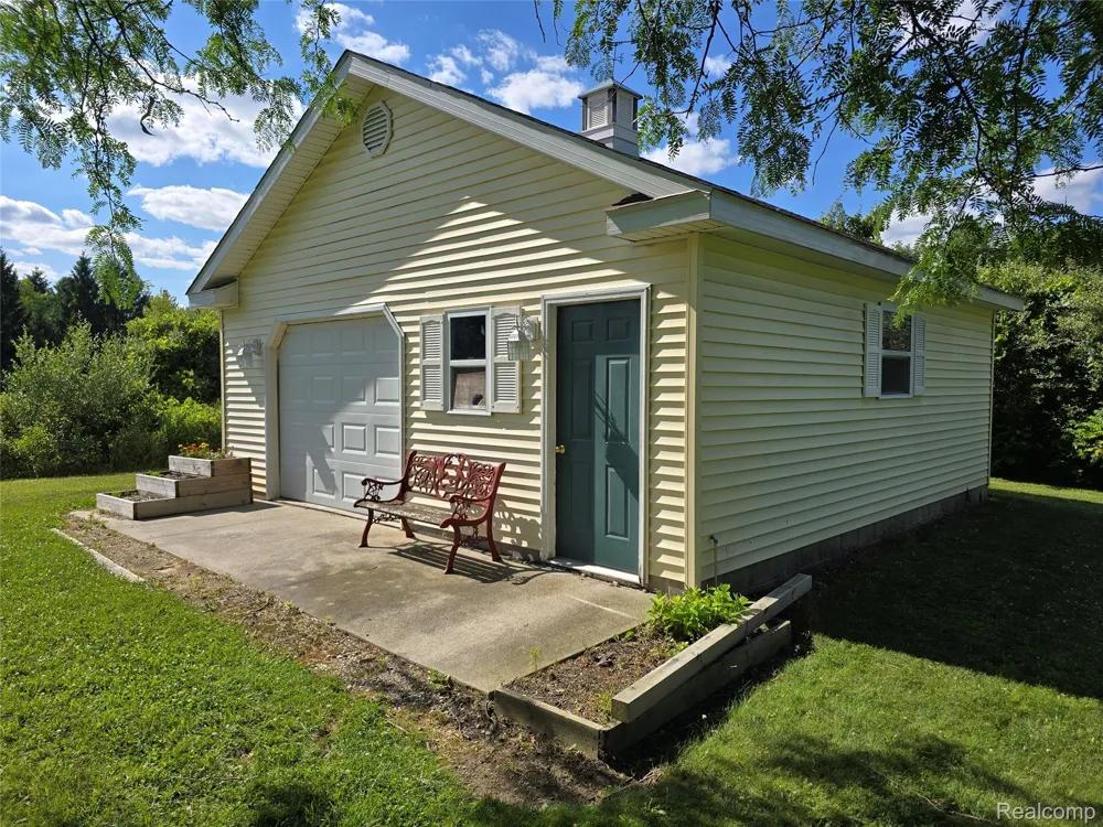 5282 McIntyre Road Clyde Township, MI 48049