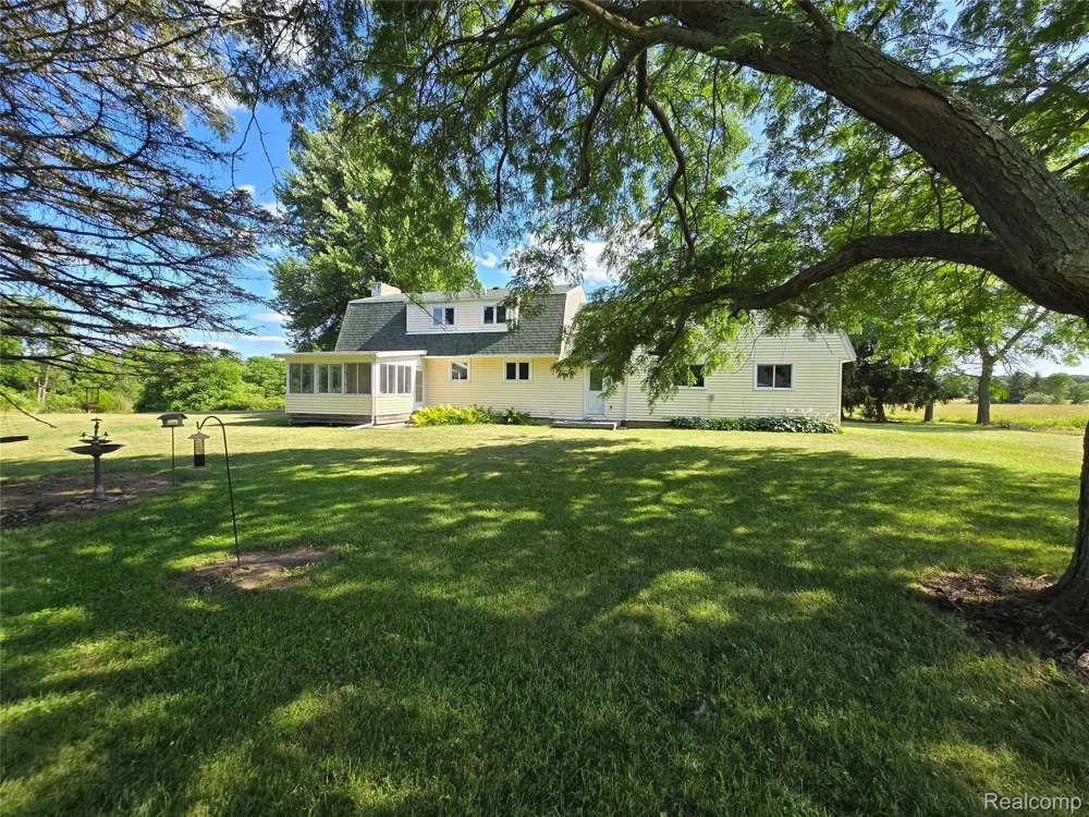 5282 McIntyre Road Clyde Township, MI 48049