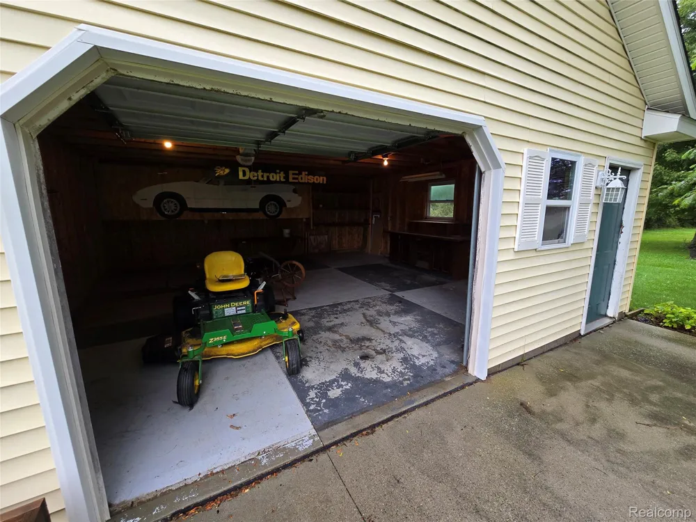 5282 McIntyre Road Clyde Township, MI 48049