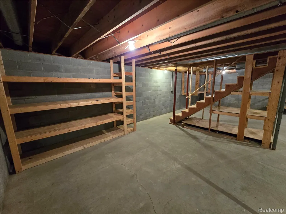 5282 McIntyre Road Clyde Township, MI 48049