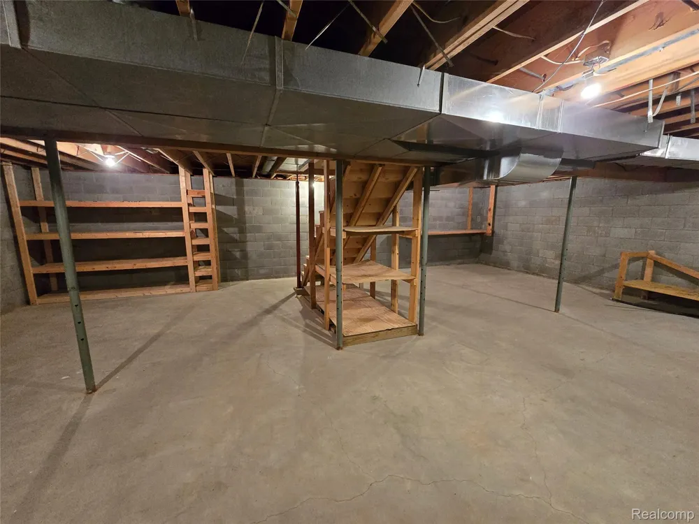 5282 McIntyre Road Clyde Township, MI 48049