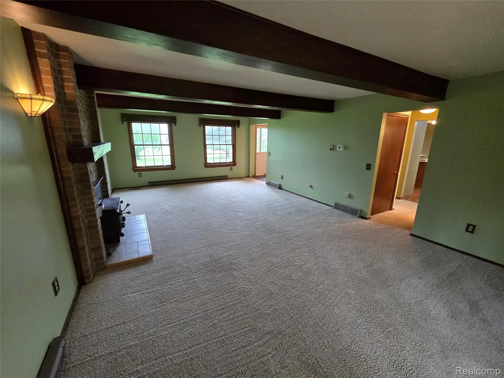 5282 McIntyre Road Clyde Township, MI 48049