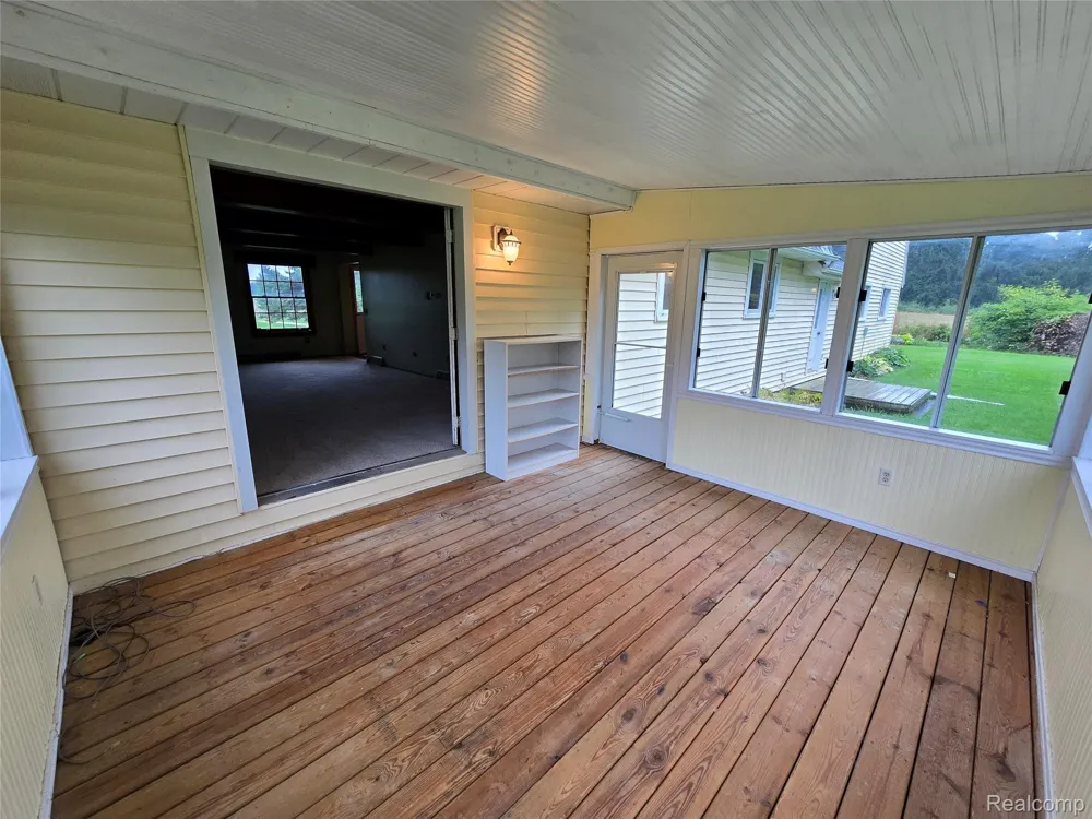 5282 McIntyre Road Clyde Township, MI 48049