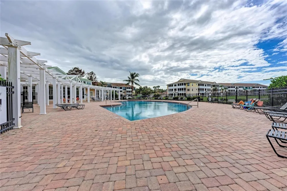 4802 51ST STREET W #416 Bradenton, FL 34210