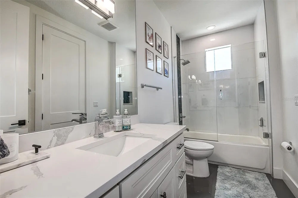 3311 W PAUL AVENUE Tampa, FL 33611