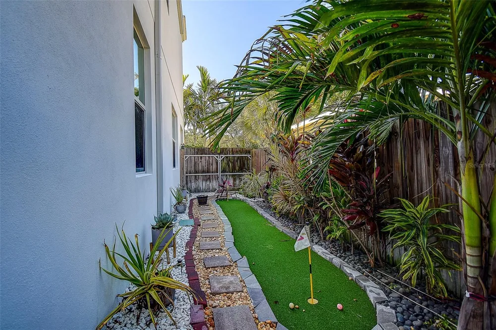 3311 W PAUL AVENUE Tampa, FL 33611