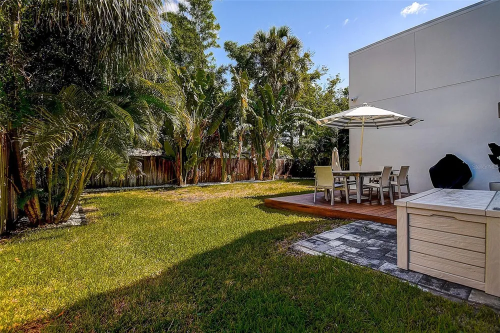 3311 W PAUL AVENUE Tampa, FL 33611