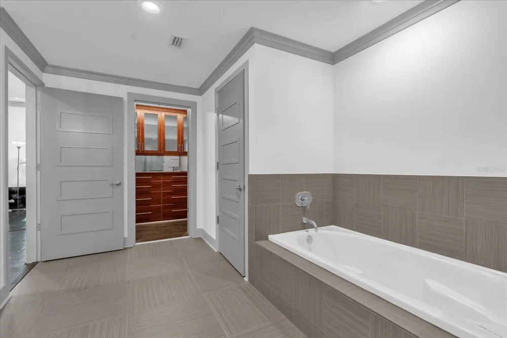 260 S OSCEOLA AVENUE #1406 Orlando, FL 32801