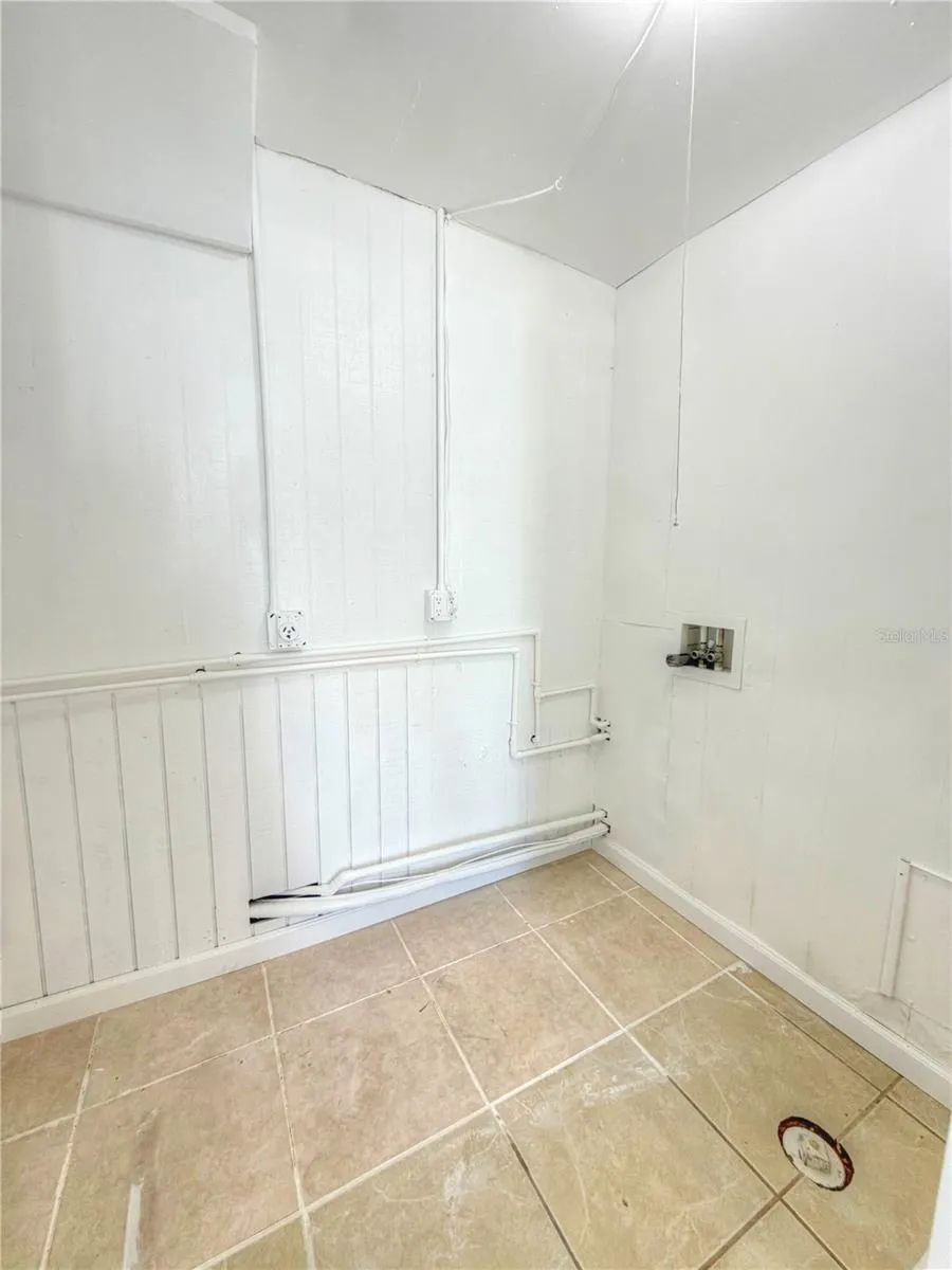 3724 TARO PLACE Sarasota, FL 34232