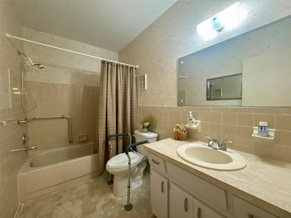 2222 AMERICUS BOULEVARD #40 Clearwater, FL 33763