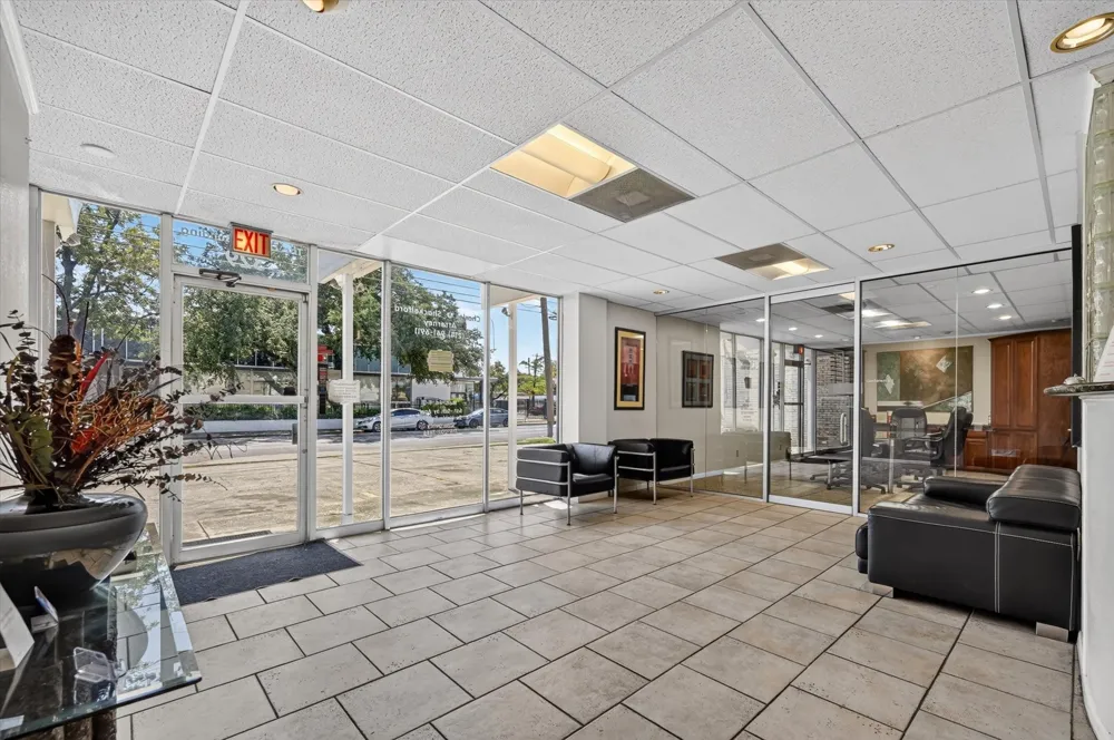 329 Centre Street Dallas, TX 75208