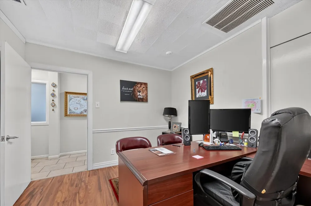 329 Centre Street Dallas, TX 75208