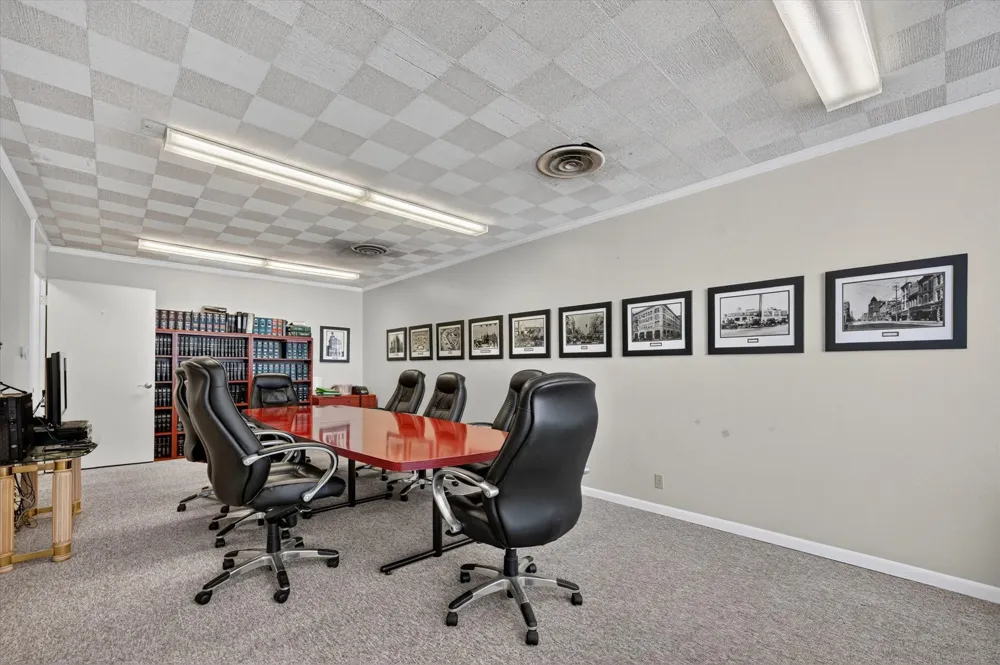 329 Centre Street Dallas, TX 75208