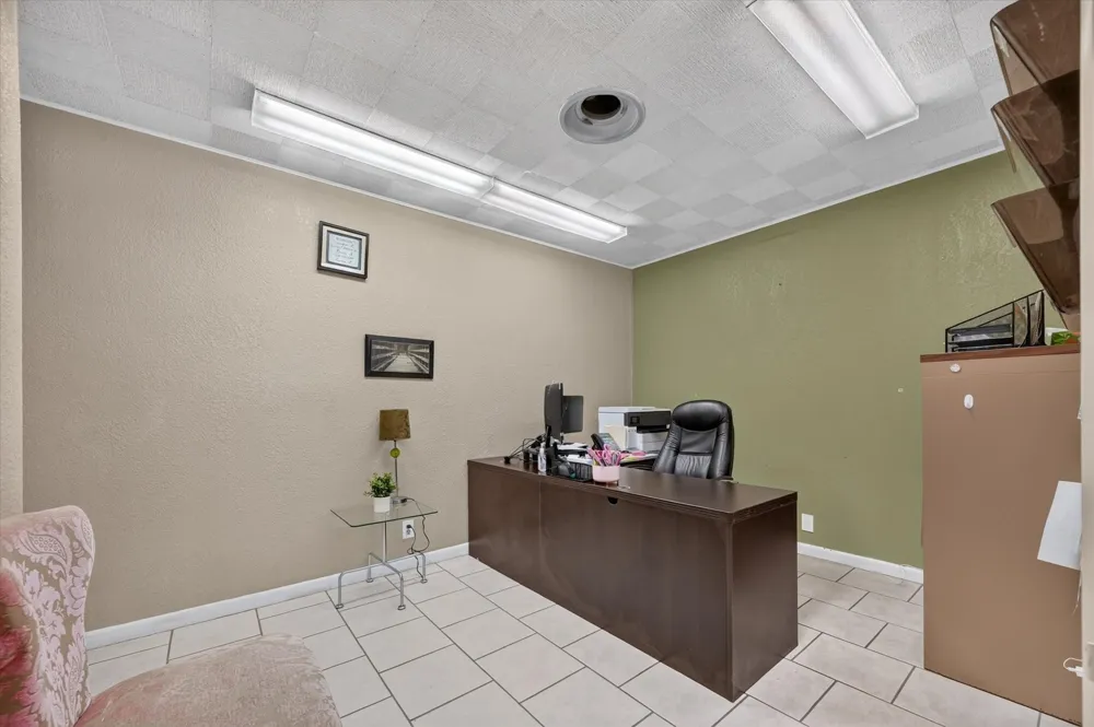 329 Centre Street Dallas, TX 75208