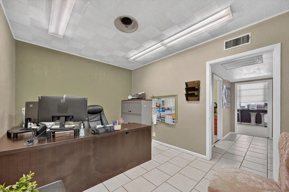 329 Centre Street Dallas, TX 75208