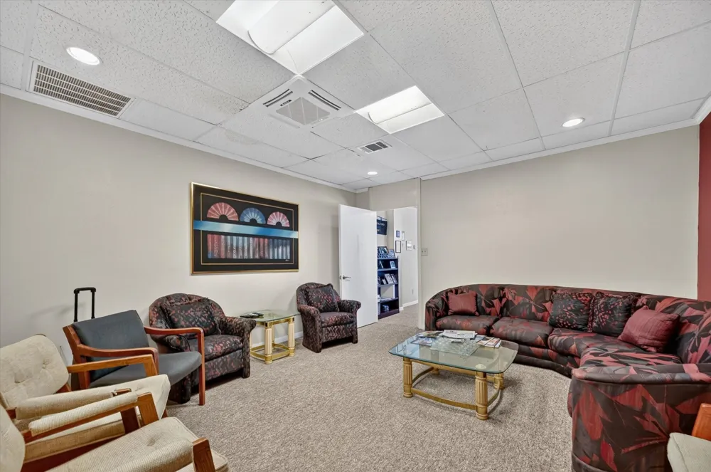 329 Centre Street Dallas, TX 75208