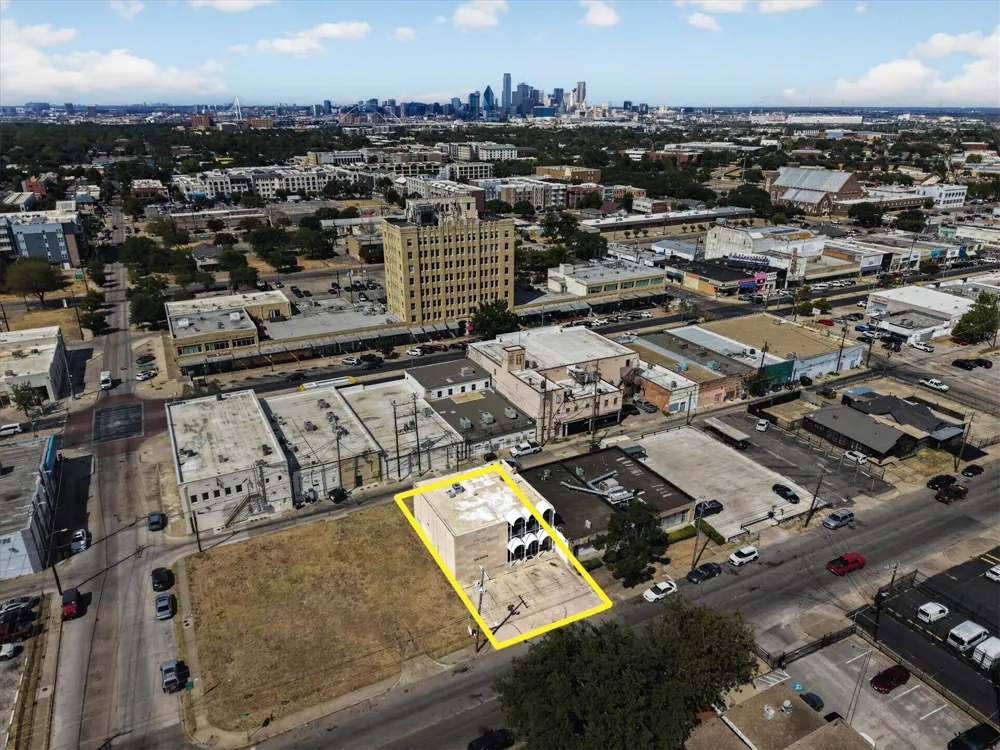 329 Centre Street Dallas, TX 75208