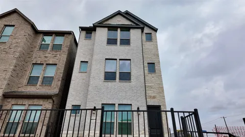 8801 Shoppers Lane