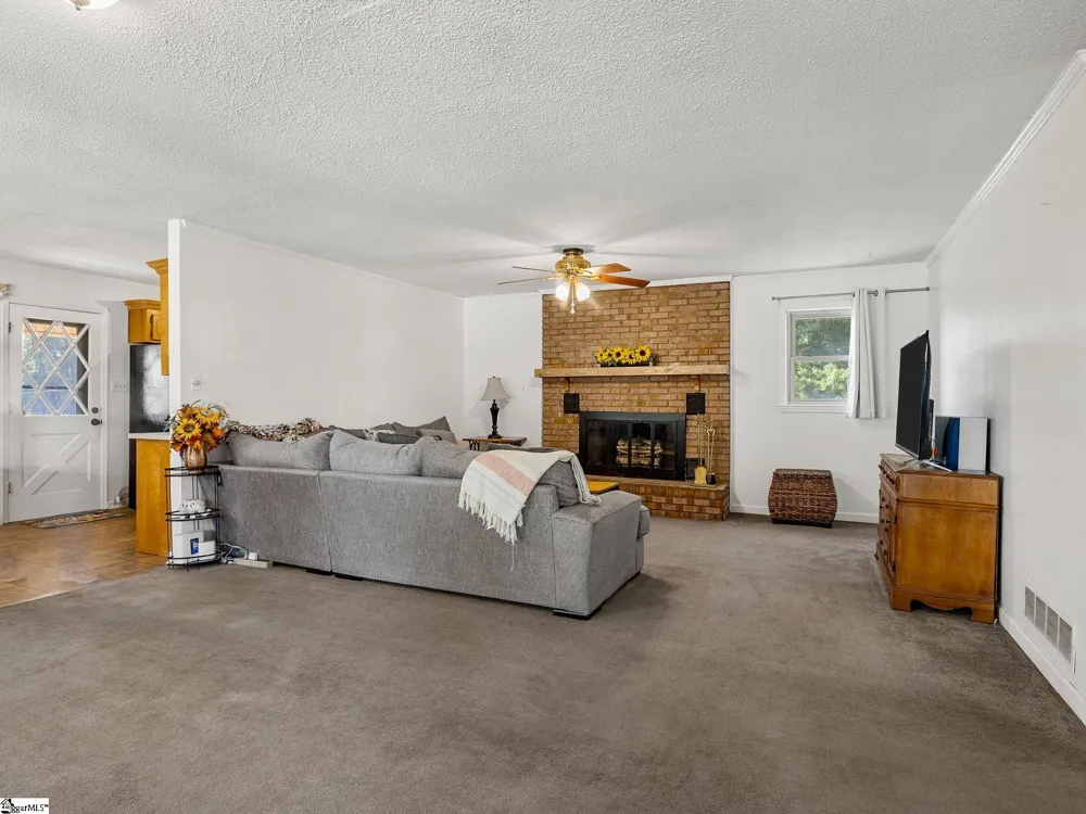 590 Cherry Hill Road Spartanburg, SC 29307