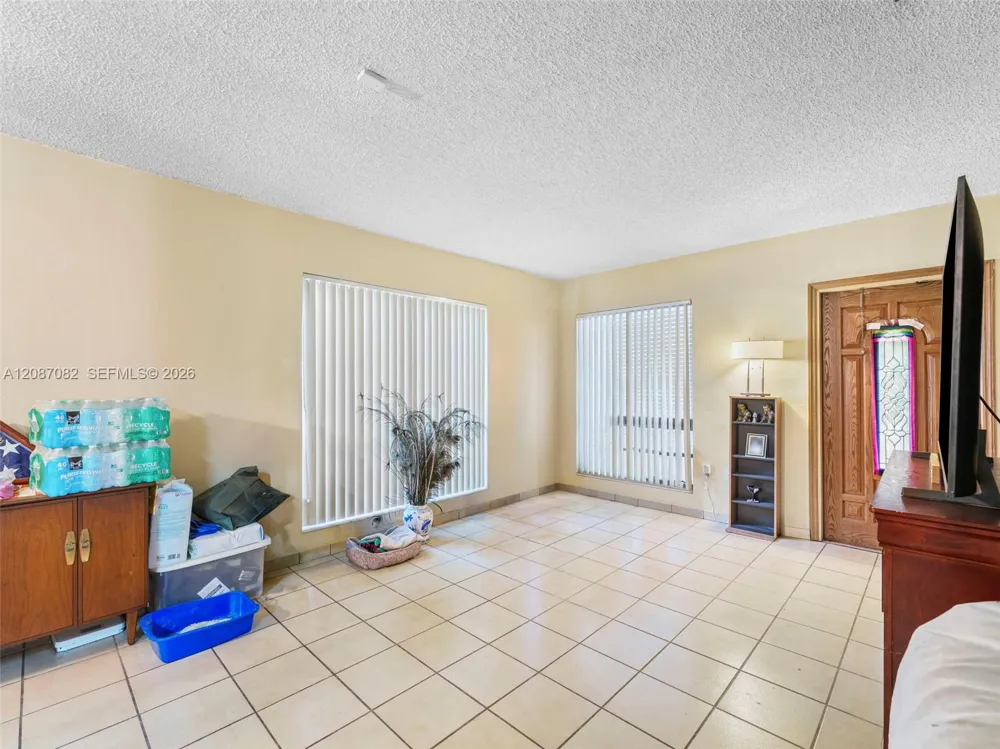 5440 E 7th Ave Hialeah, FL 33013