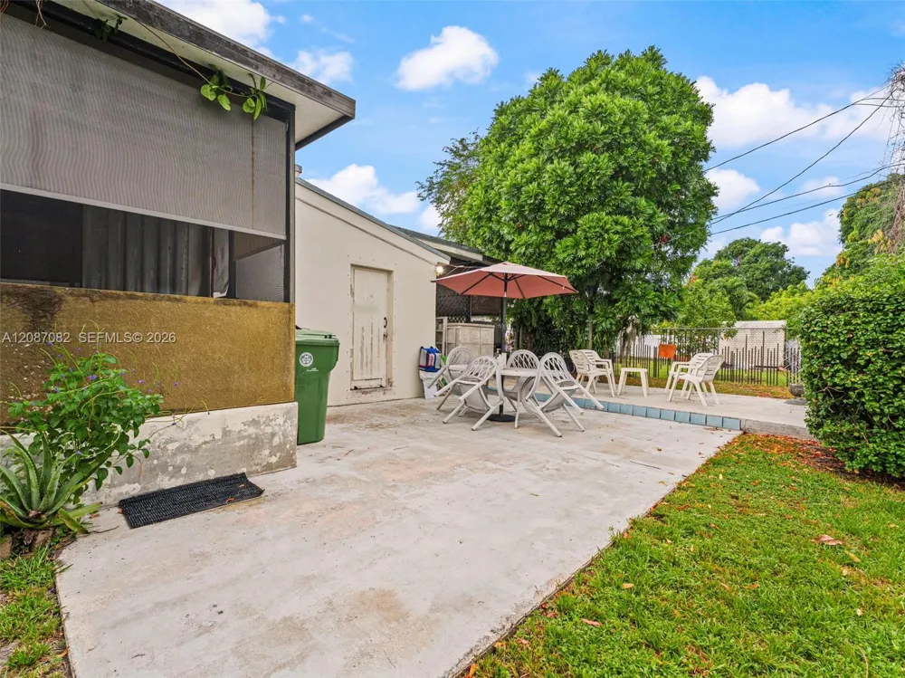 5440 E 7th Ave Hialeah, FL 33013