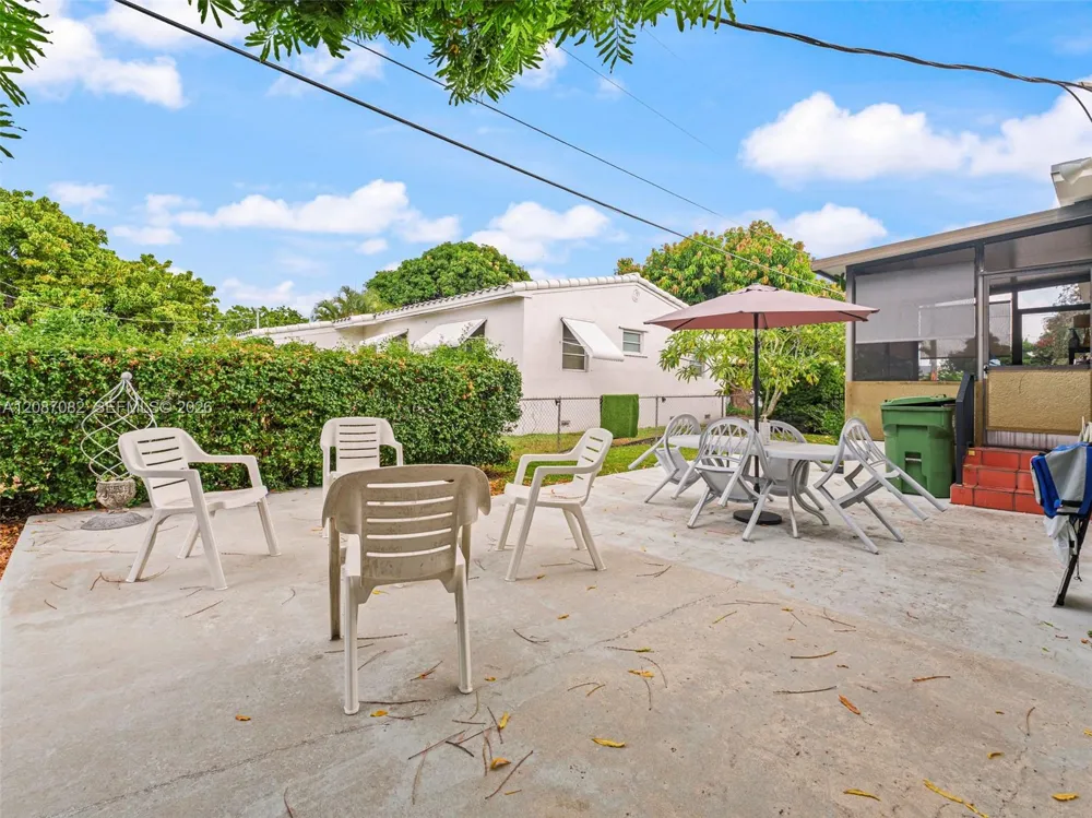 5440 E 7th Ave Hialeah, FL 33013