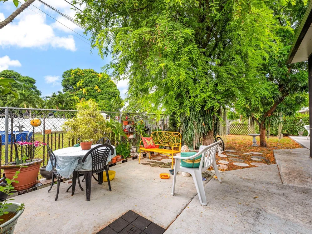 5440 E 7th Ave Hialeah, FL 33013