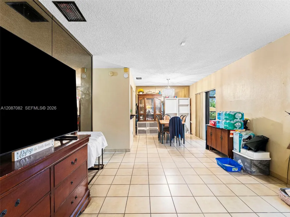 5440 E 7th Ave Hialeah, FL 33013