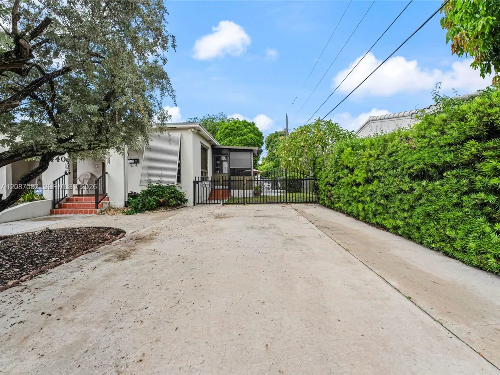 5440 E 7th Ave Hialeah, FL 33013