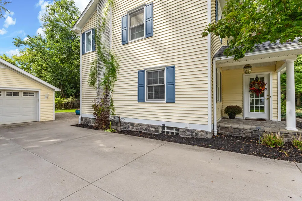 46161 Neeson Street Northville, MI 48167