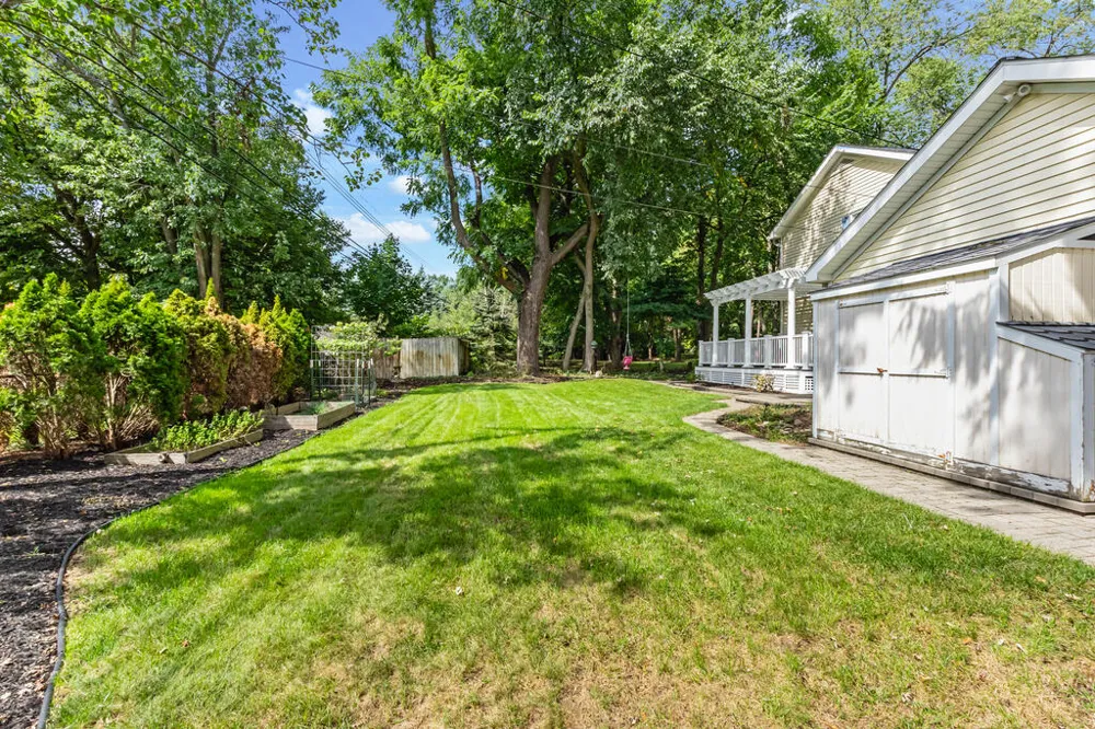 46161 Neeson Street Northville, MI 48167