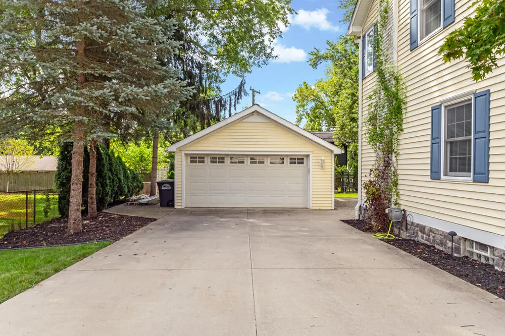 46161 Neeson Street Northville, MI 48167