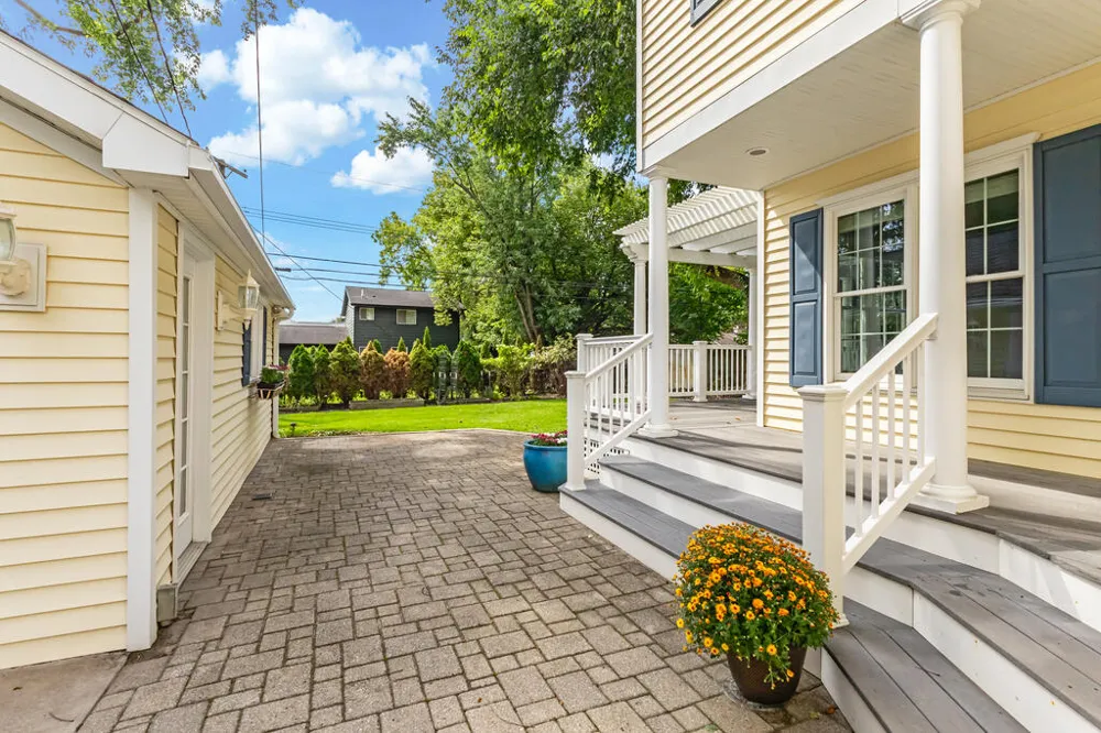 46161 Neeson Street Northville, MI 48167