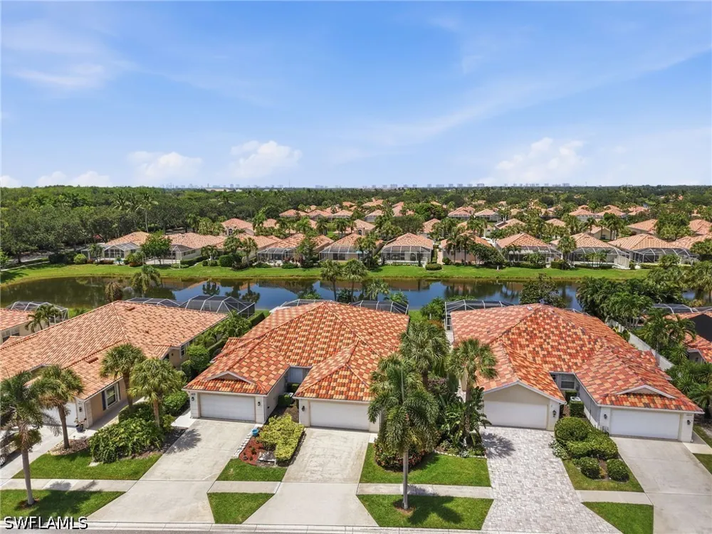 Los Altos Court E Naples, FL 34109