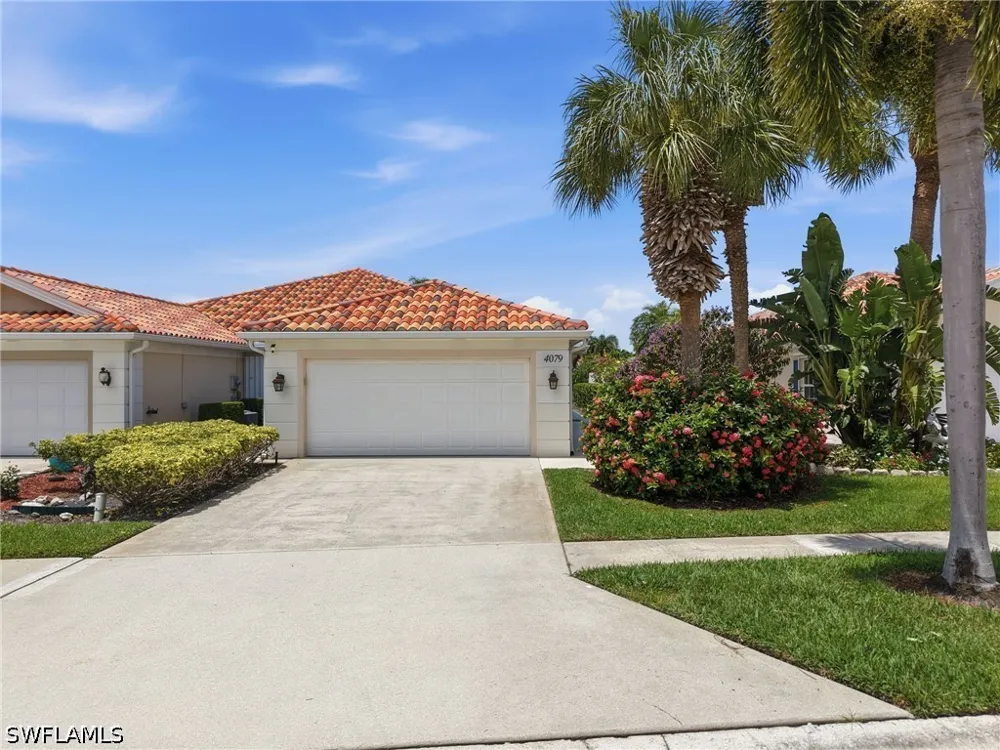 Los Altos Court E Naples, FL 34109