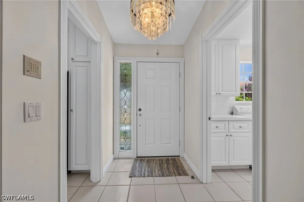Los Altos Court E Naples, FL 34109