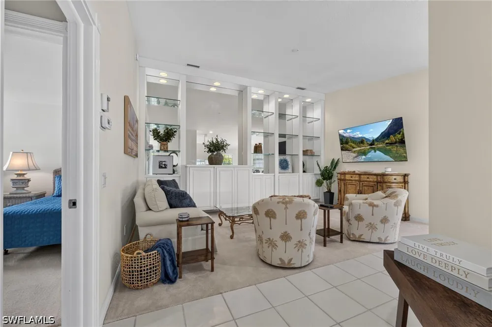 Los Altos Court E Naples, FL 34109