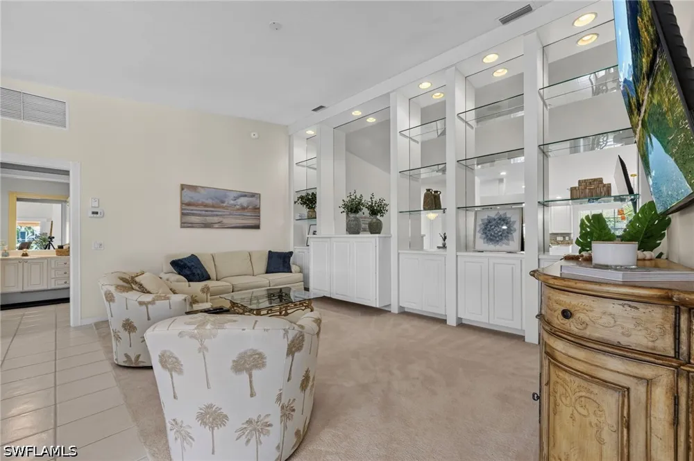 Los Altos Court E Naples, FL 34109