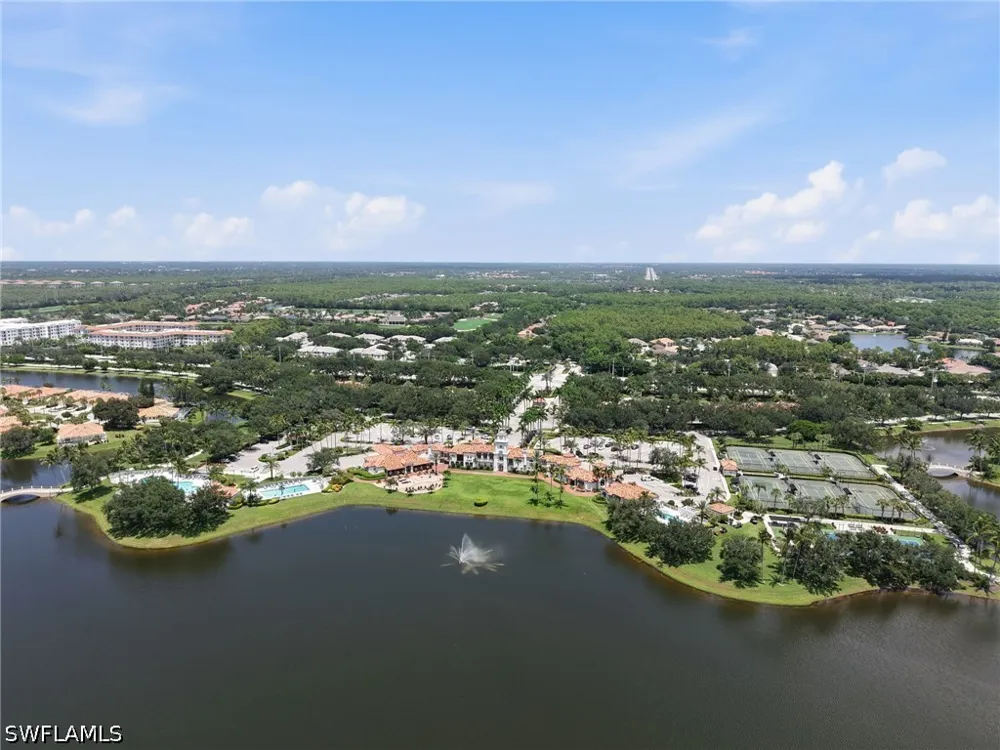 Los Altos Court E Naples, FL 34109
