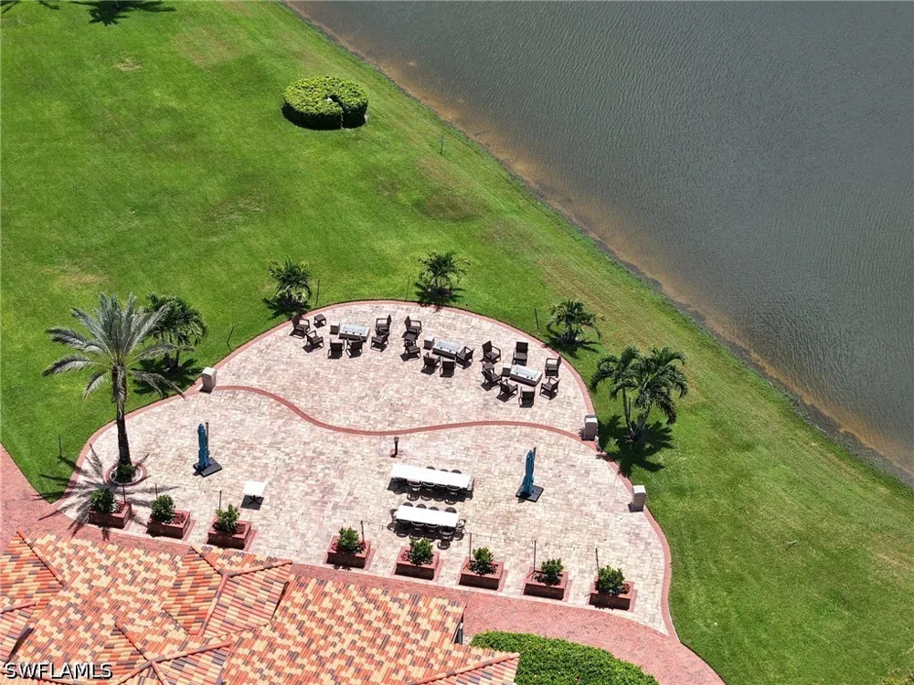 Los Altos Court E Naples, FL 34109