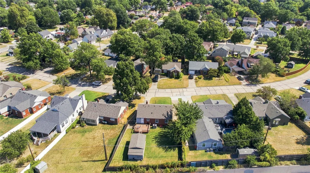 1722 S Columbia Place Tulsa, OK 74104