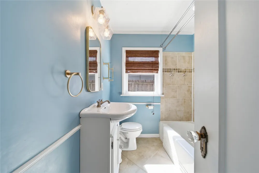 1722 S Columbia Place Tulsa, OK 74104