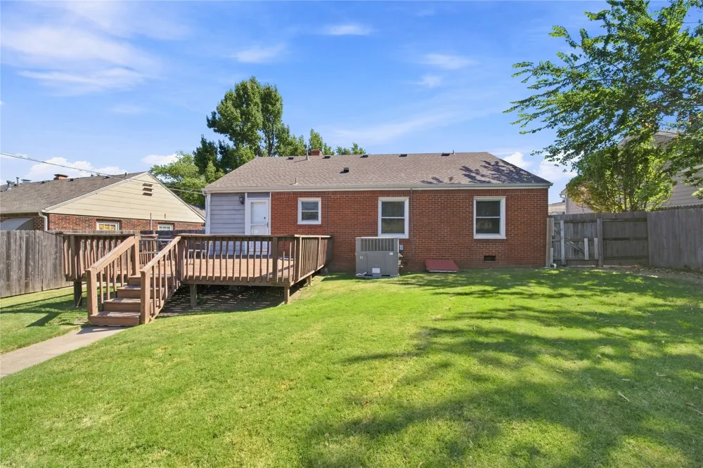 1722 S Columbia Place Tulsa, OK 74104